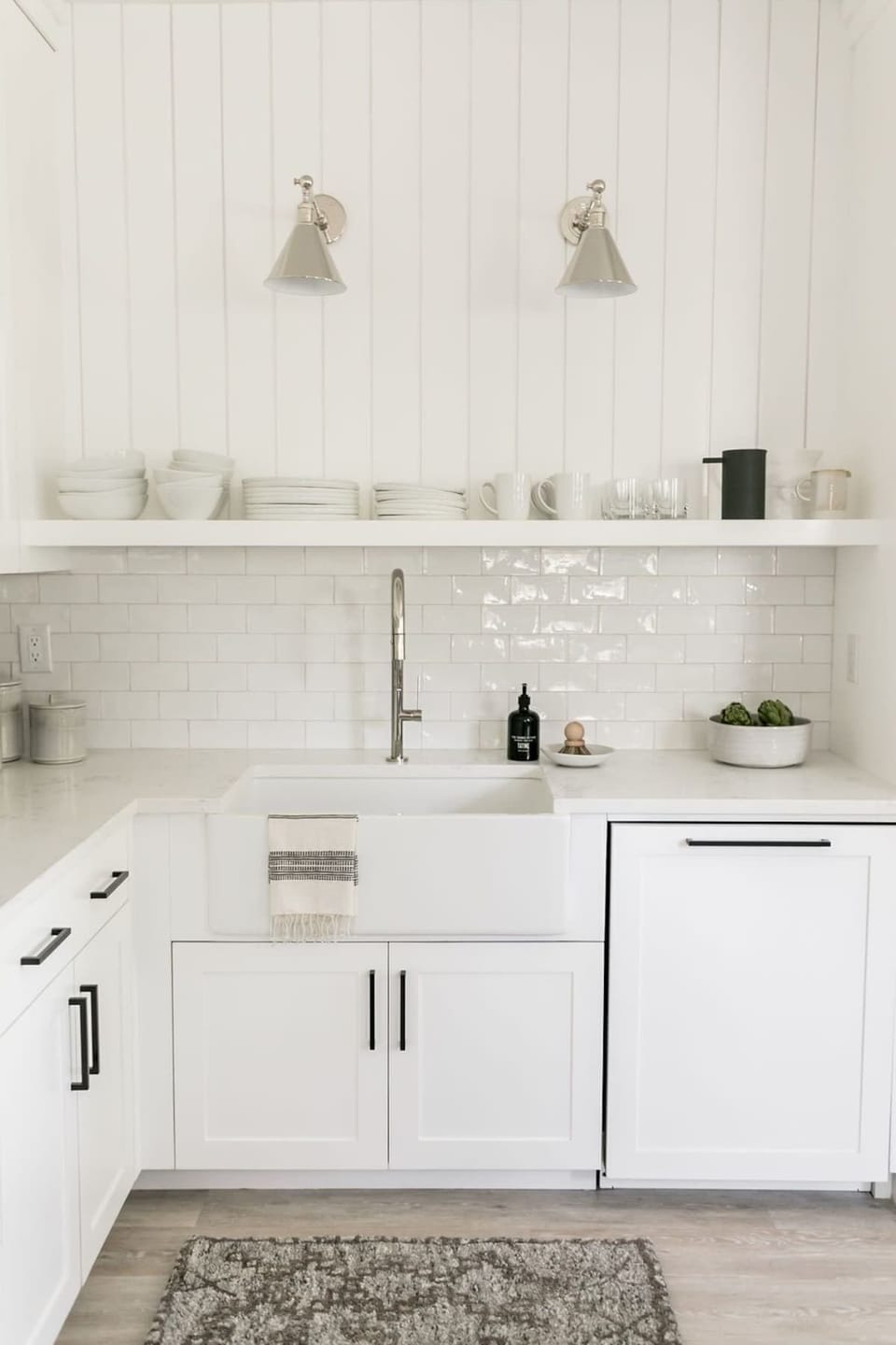 MODERN KITCHEN - INTERIOR DESIGN BY LIGHT & DWELL