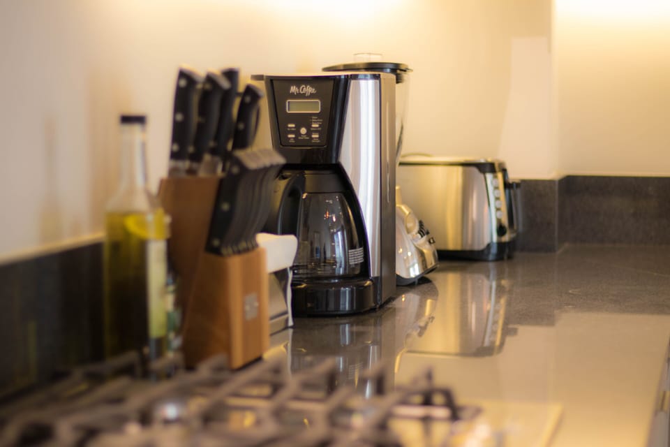 Pavilion 206, Kitchen. (MYPvRentals) 