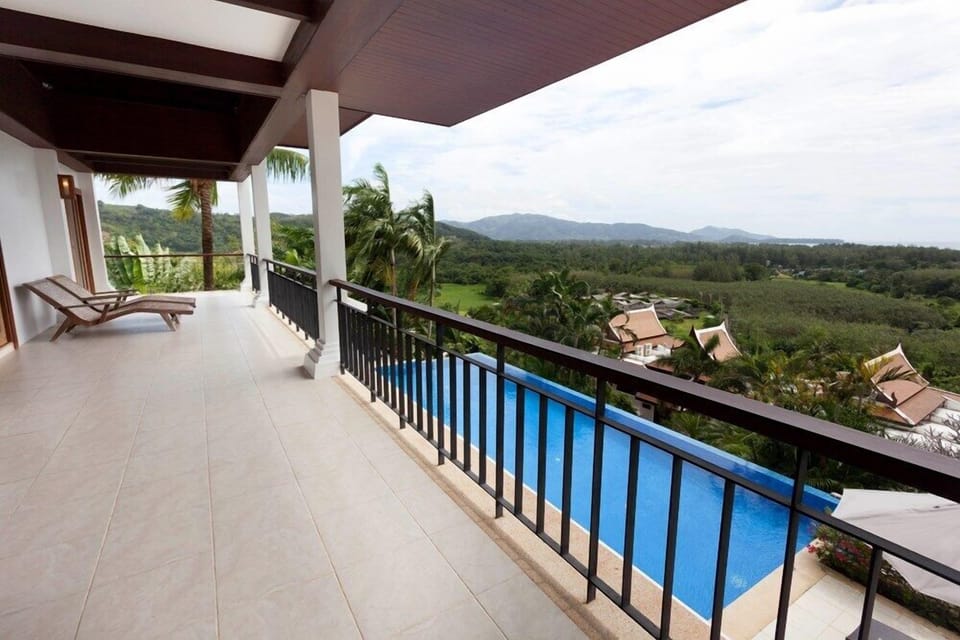 3-Bedroom with Private Pool | Balcony