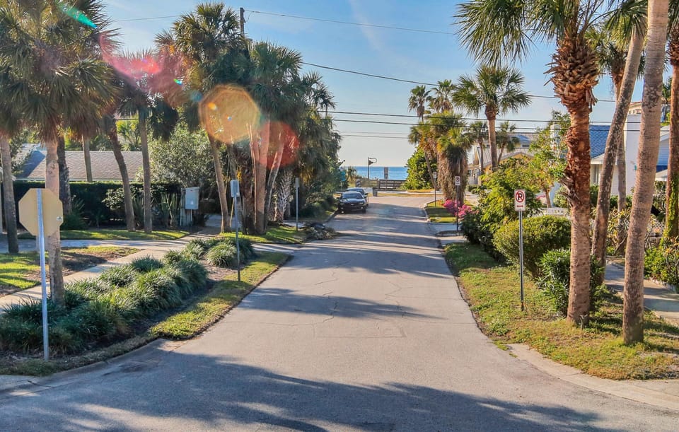  Easy one minute walk to beach access!
