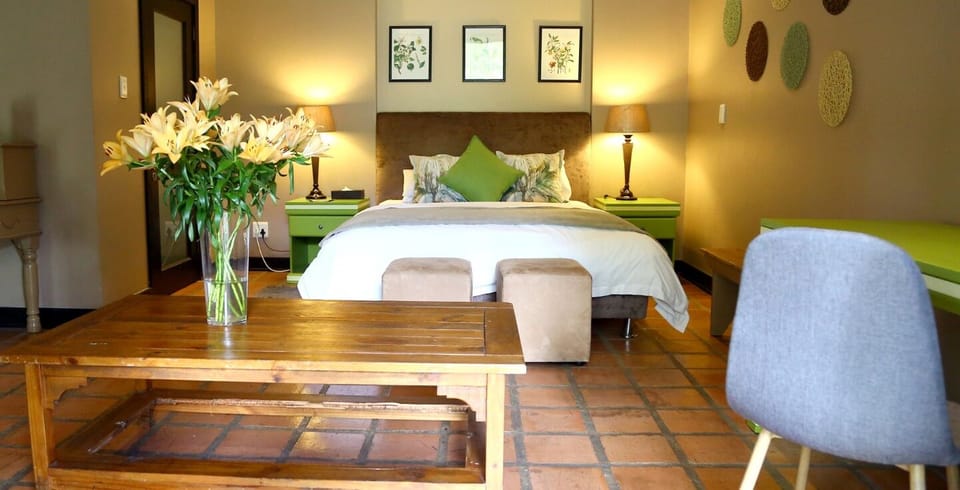 Standard Double Suite | Minibar, in-room safe, desk, iron/ironing board