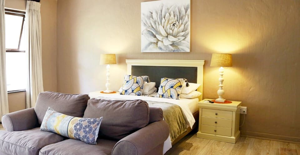 Standard Double Suite | Minibar, in-room safe, desk, iron/ironing board