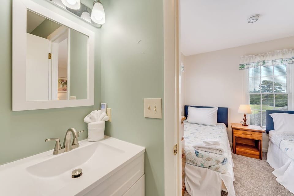 A 2nd Full Bath in Bedroom 3 is super handy.