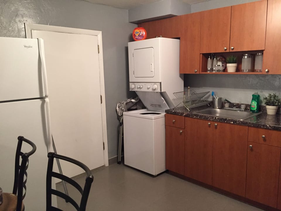 Kitchen, includes washer dryer