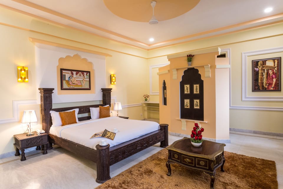 Luxury Suite, 1 Queen Bed, Non Smoking, Garden View | Bed sheets