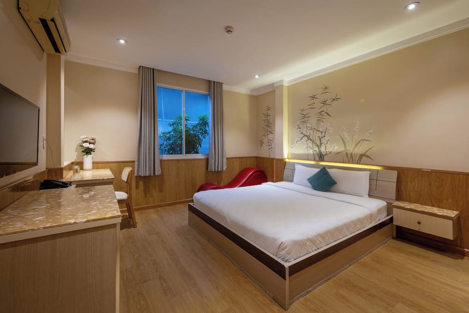 Deluxe Room | Minibar, desk, free WiFi