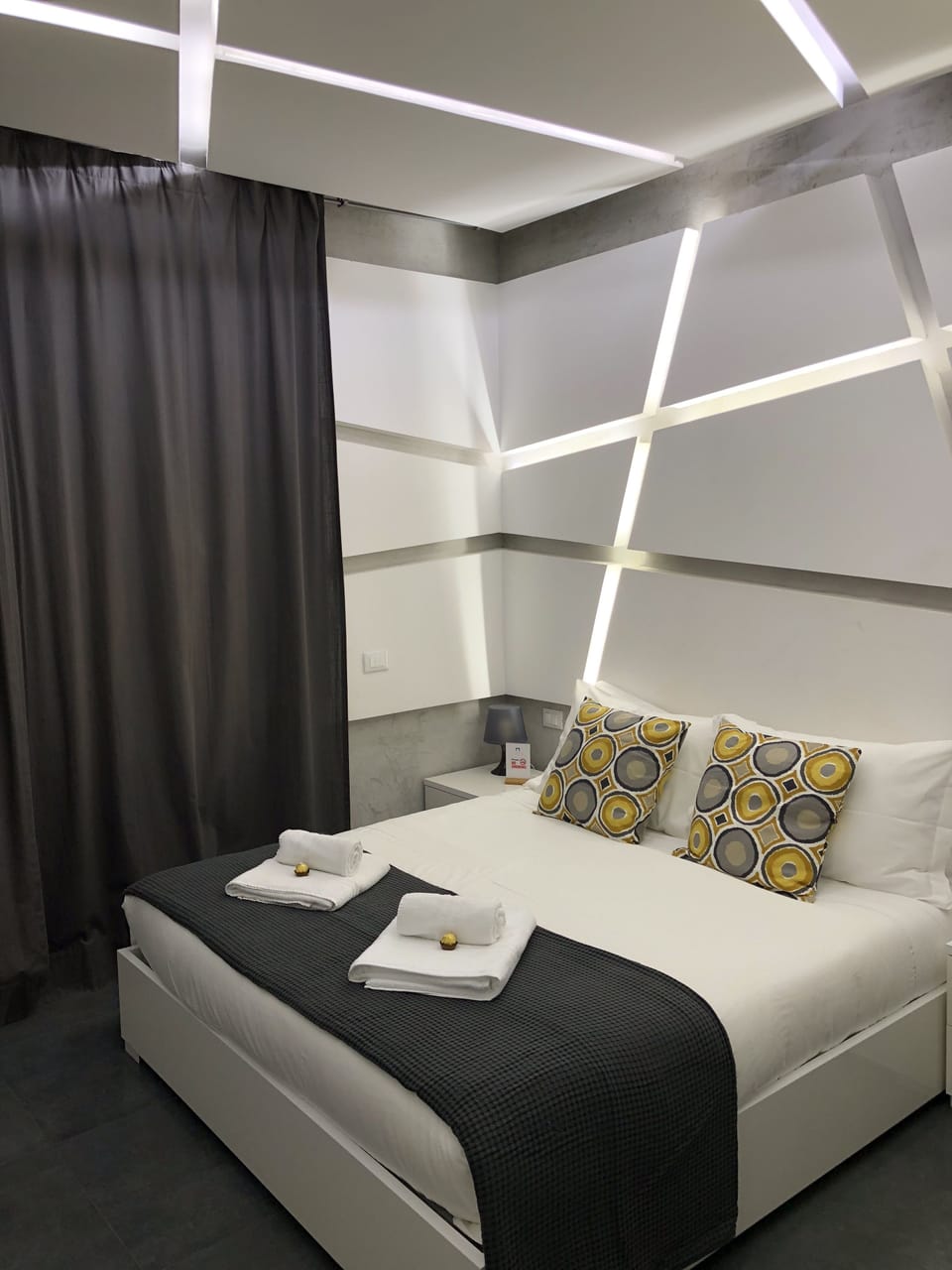 Standard Room | 1 bedroom, desk, blackout drapes, iron/ironing board