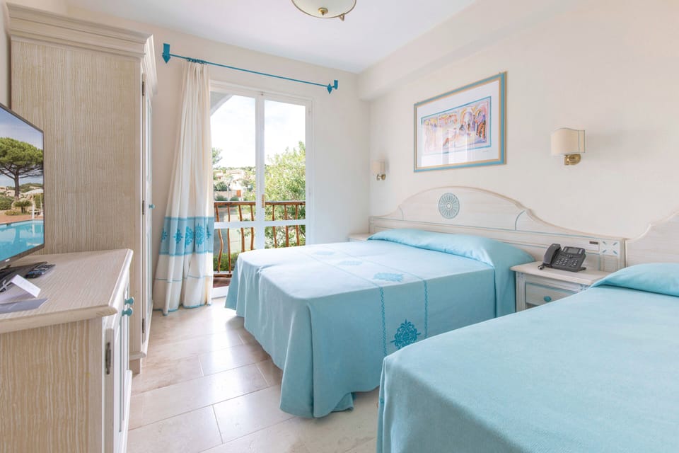 Superior Double or Twin Room | In-room safe, desk, blackout drapes, soundproofing