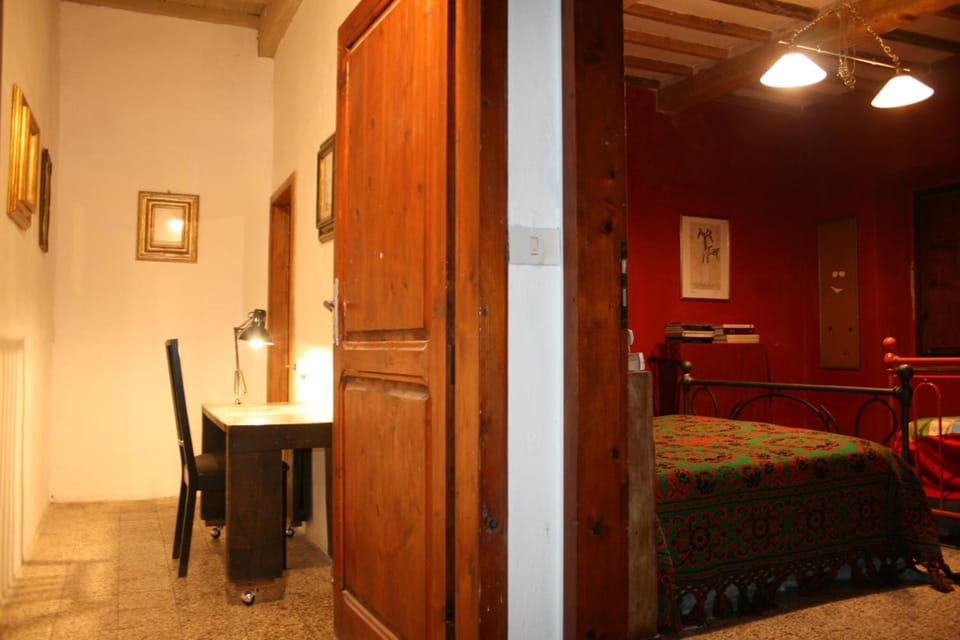 1 bedroom, desk, iron/ironing board, WiFi (free)
