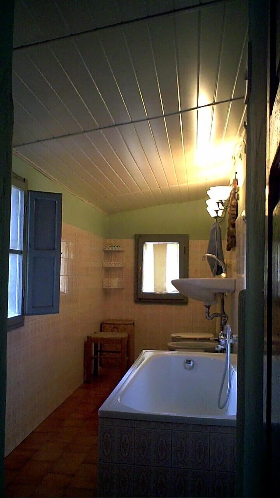 Combined shower/tub, free toiletries, hair dryer, bathrobes
