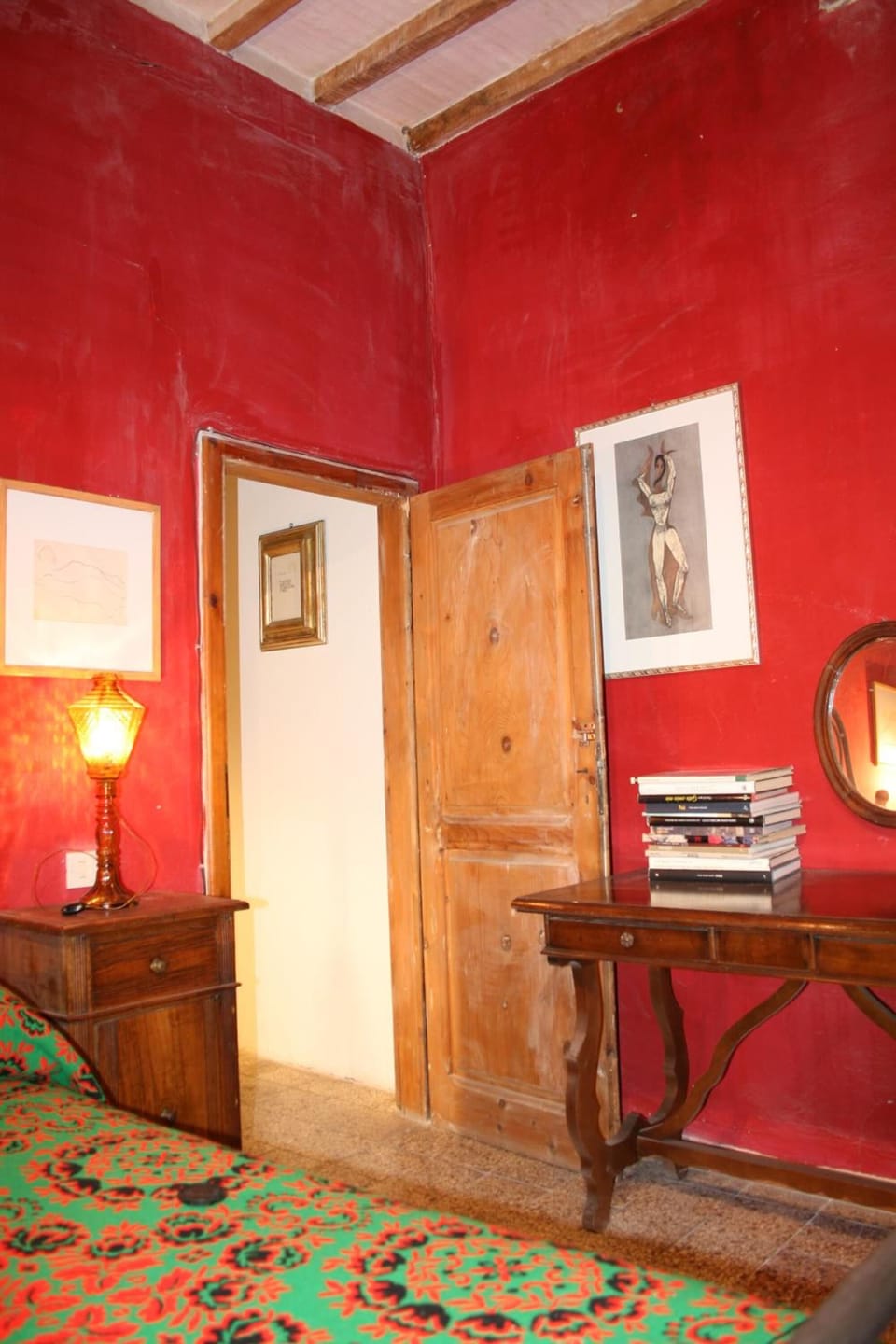 1 bedroom, desk, iron/ironing board, WiFi (free)