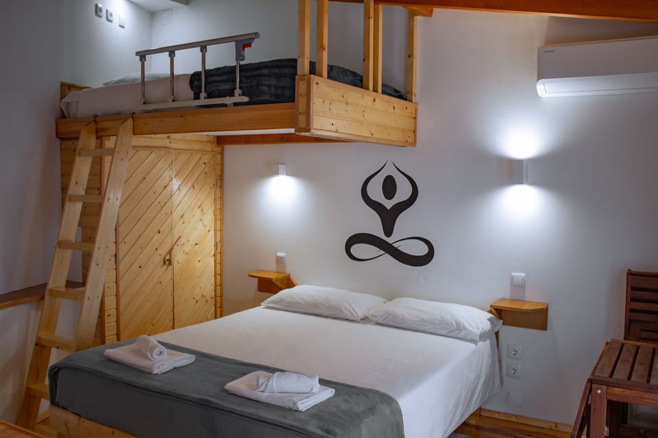 Family Room, Kitchenette, Garden View | Free WiFi, bed sheets