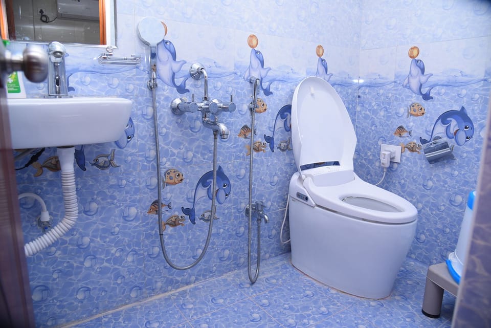 Shower, towels