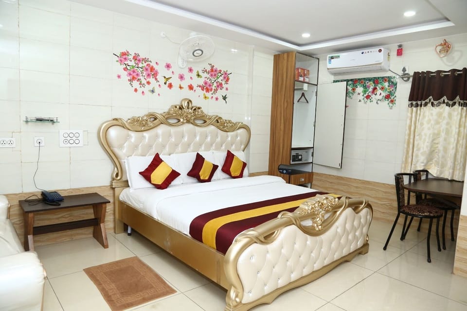 Deluxe Suite, 1 Double Bed, Non Smoking | Free WiFi