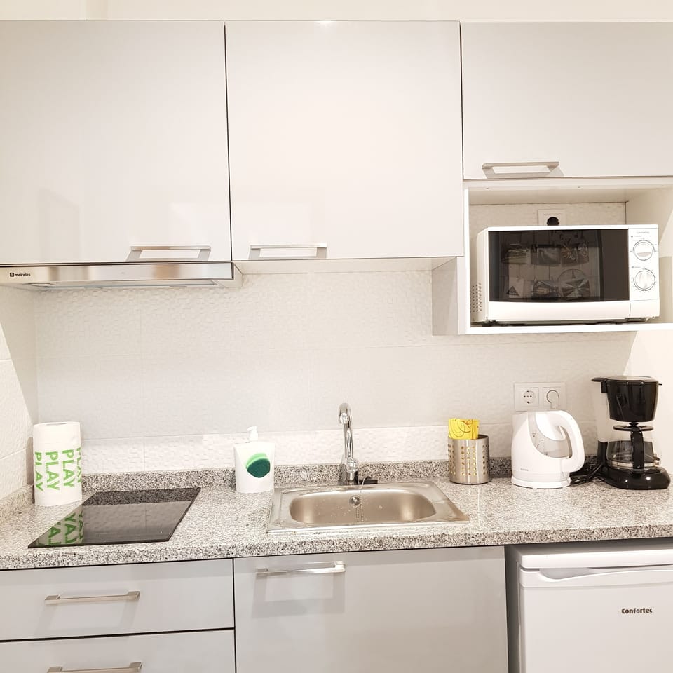 Apartment, 1 Bedroom, Terrace | Private kitchenette | Full-size fridge, microwave, stovetop, cookware/dishes/utensils