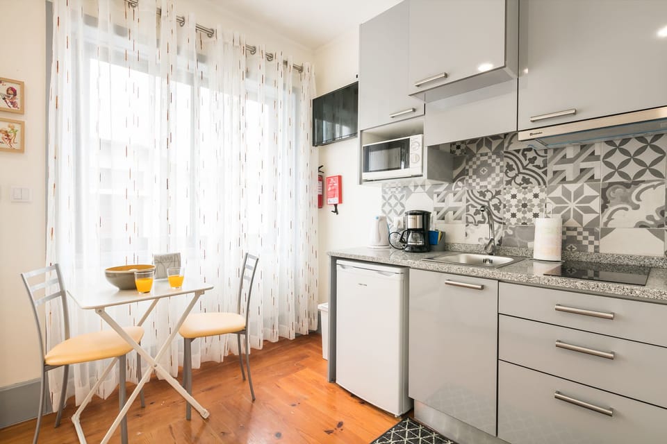 Studio | Private kitchen | Full-size fridge, microwave, stovetop, coffee/tea maker