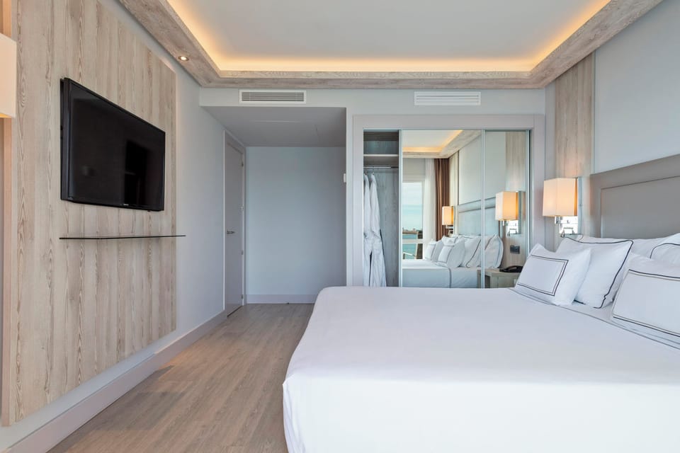 The Level, Junior Suite, Sea View (Adults Only) | Egyptian cotton sheets, premium bedding, minibar, in-room safe