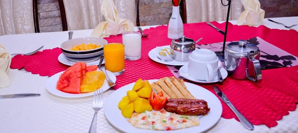 Free daily English breakfast