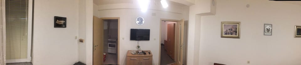 Desk, soundproofing, iron/ironing board, free WiFi