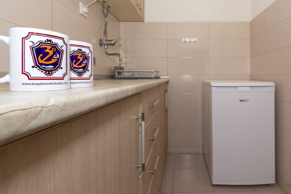 Comfort Studio | Private kitchen | Fridge, electric kettle
