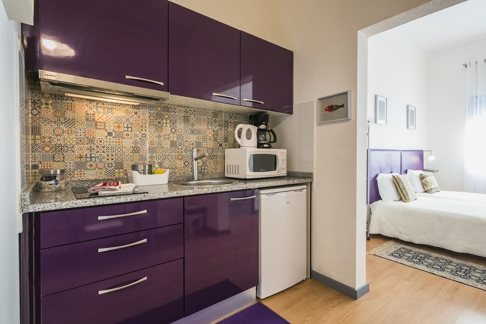 Apartment, 1 Bedroom | Private kitchen | Full-size fridge, microwave, stovetop, coffee/tea maker