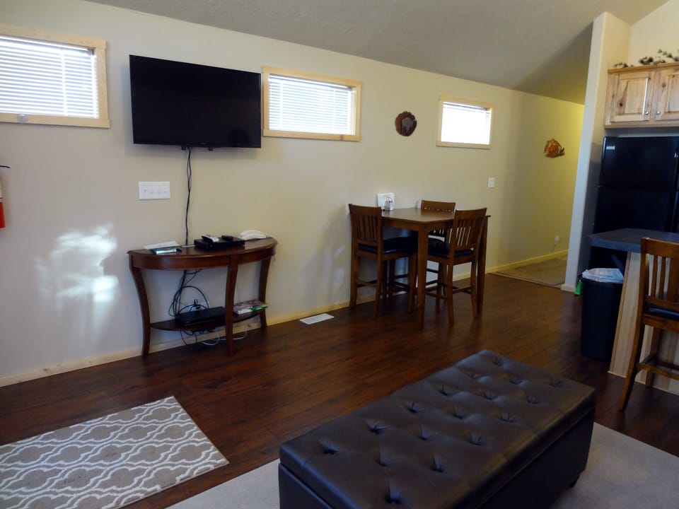 40" led flat screen TV with direct tv service