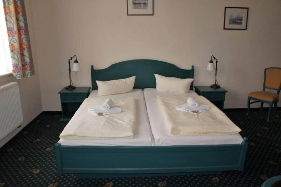 Double Room | Minibar, in-room safe, desk