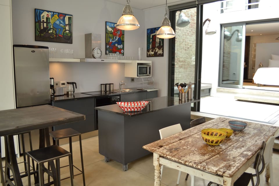 Luxury Cottage, 4 Bedrooms, Hot Tub, Mountain View (76 Waterkant Street 2 night min stay) | Private kitchen | Fridge, microwave, oven, stovetop