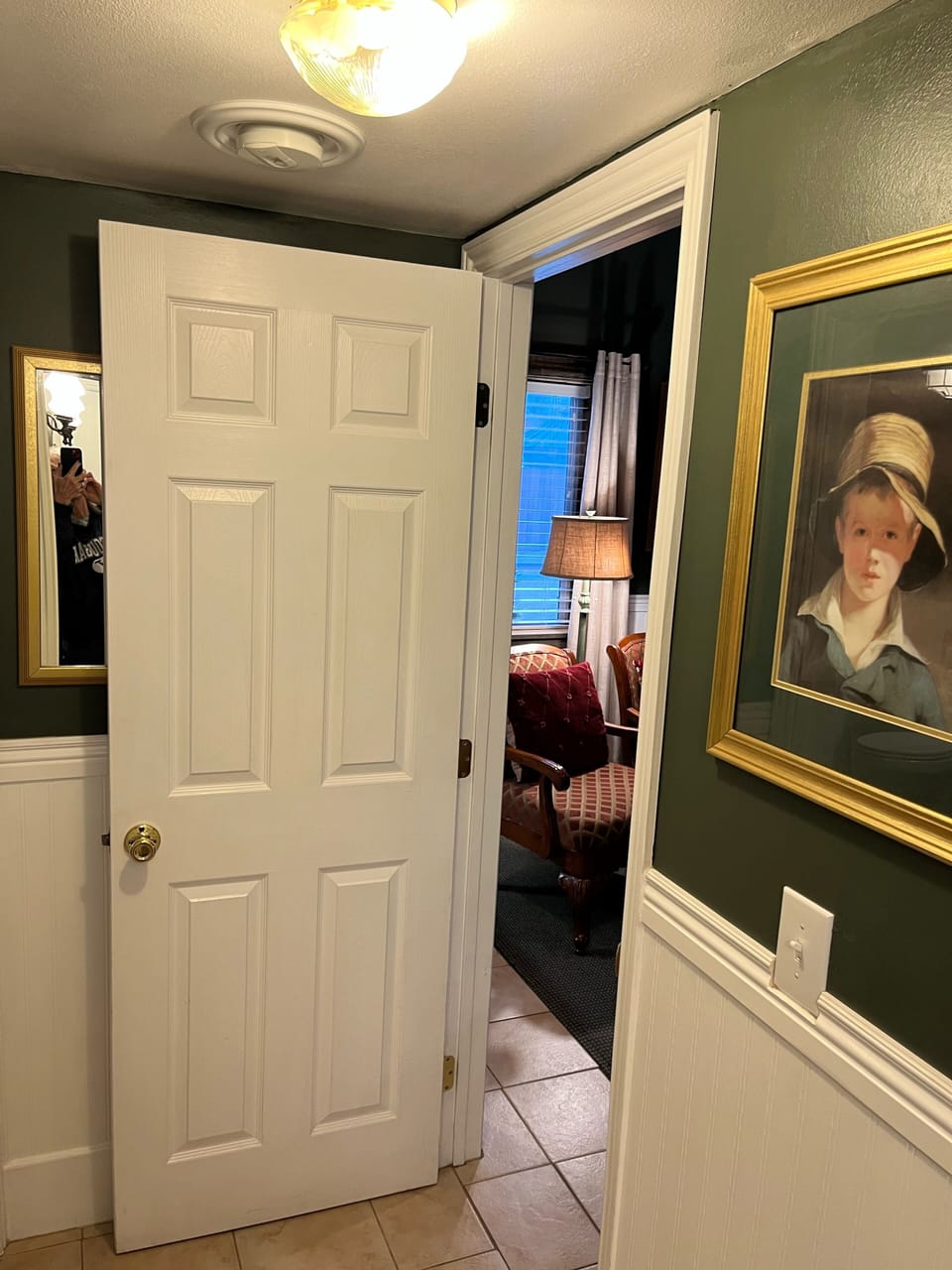 Hallway entrance from second bedroom to bathroom or main room. 