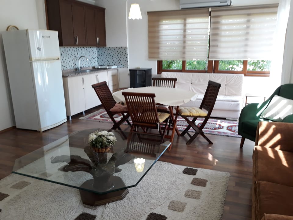 Comfort Condo | Soundproofing, free WiFi, bed sheets