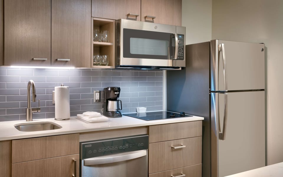 Suite, 1 Bedroom | Down comforters, desk, blackout drapes, iron/ironing board