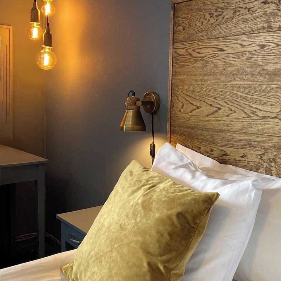Double Room | Desk, blackout drapes, iron/ironing board (on request), WiFi (free)