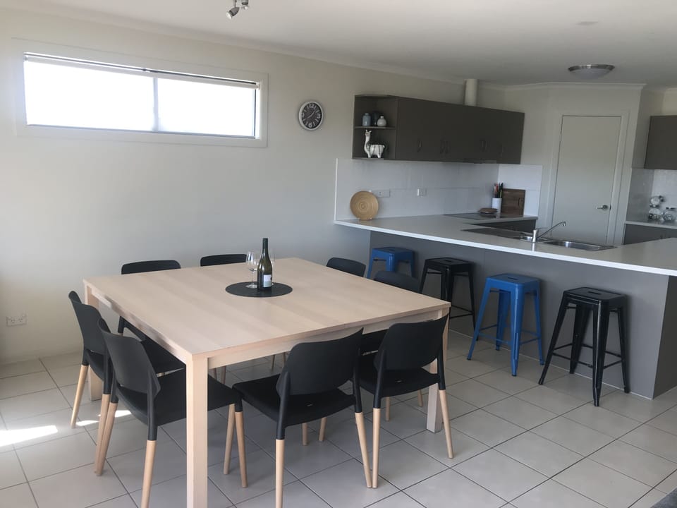 Dining area and breakfast bar