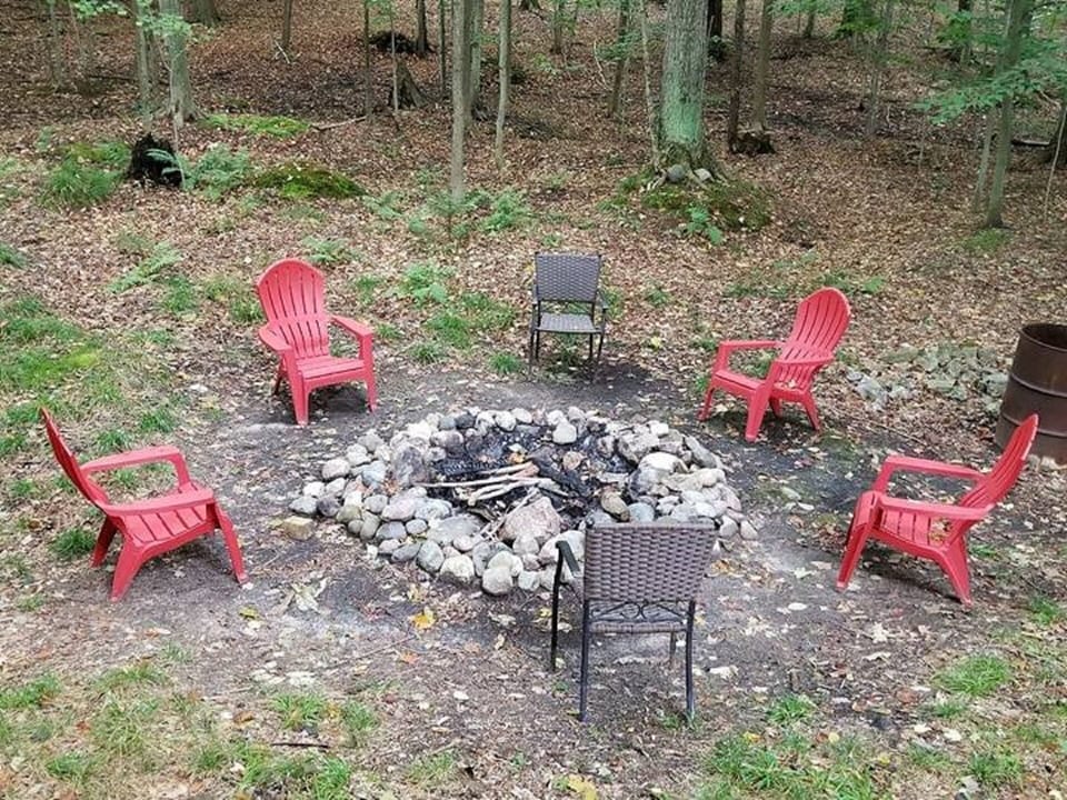 Enjoy sitting by our large firepit! (seasonal furniture)