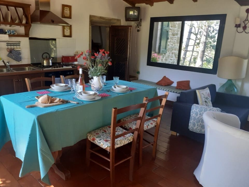 dining area with cooking corner