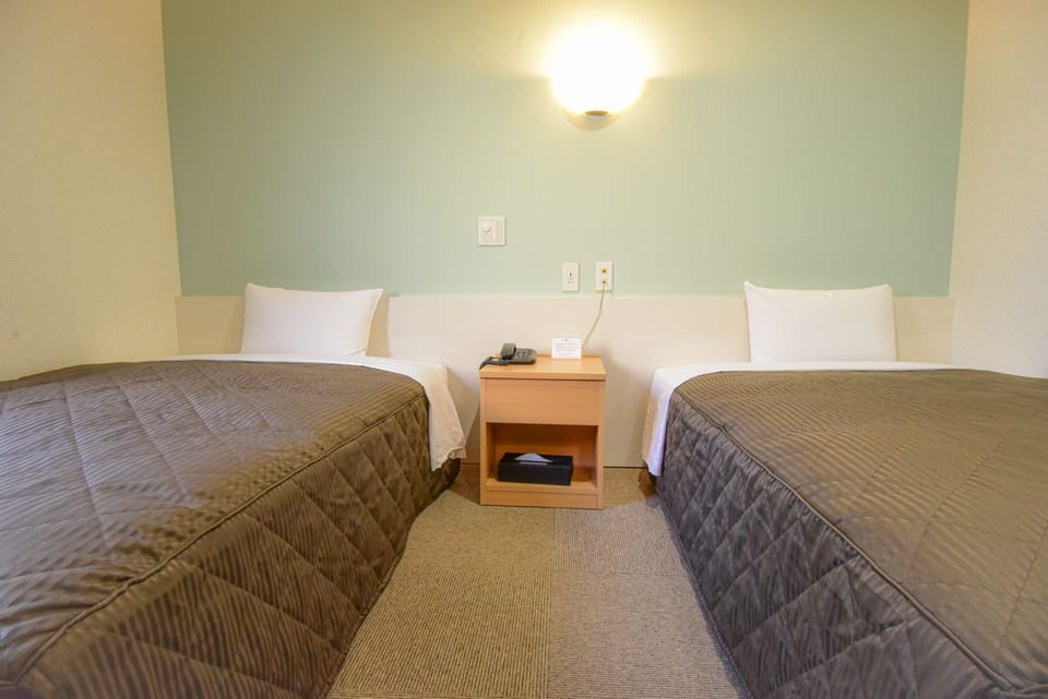 Twin Room, 2 Twin Beds, Non Smoking | Desk, laptop workspace, blackout drapes, iron/ironing board