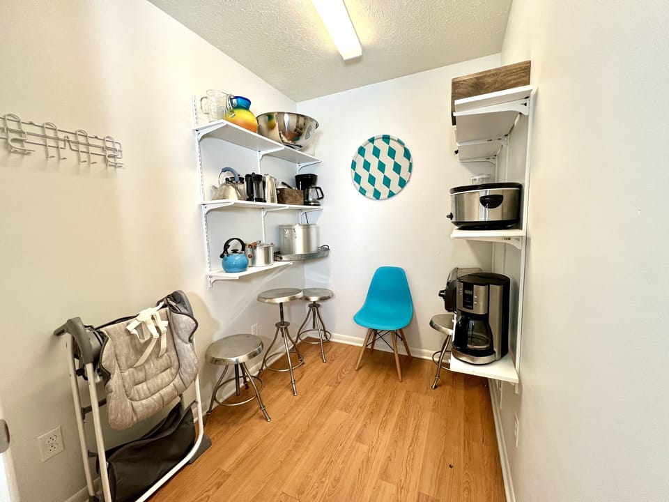 KITCHEN:open to living room, dining room, pantry & outdoor dining deck. Seats 12