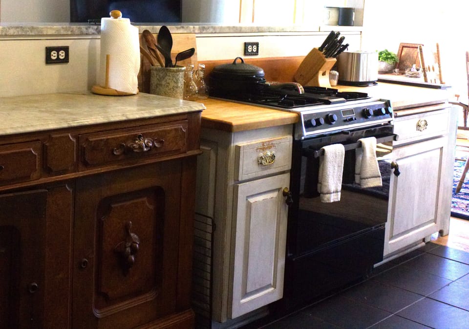 Great working kitchen, open to the dining and living room