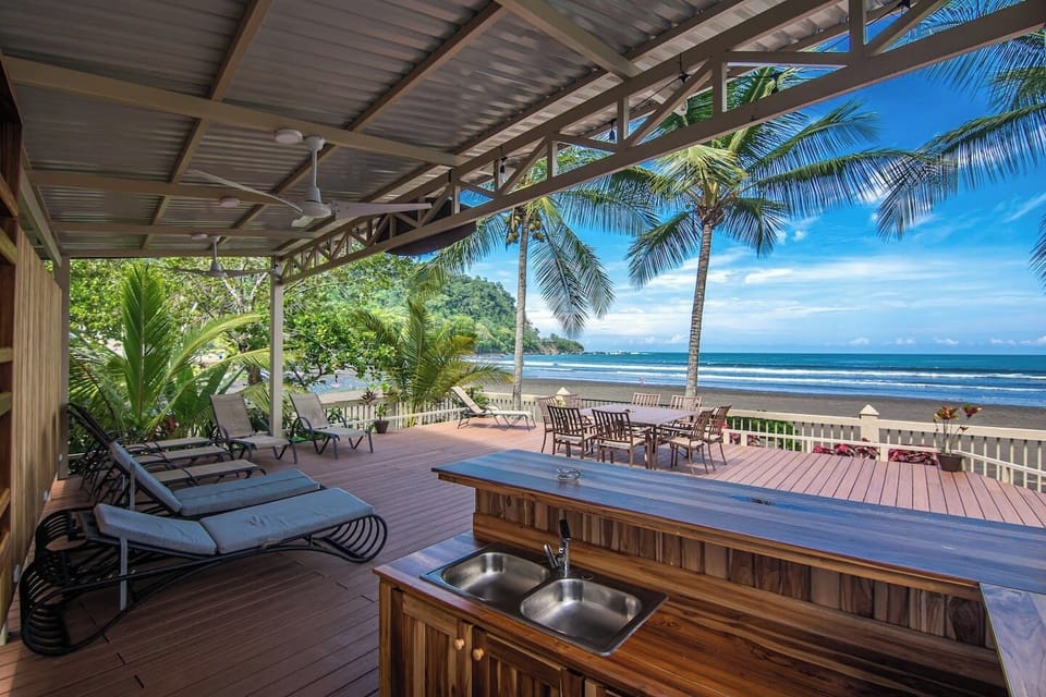 Sundeck Bar