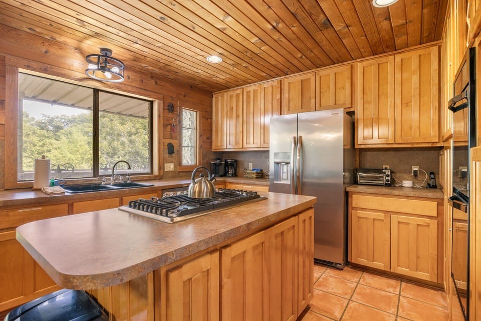 Kitchen - island stove