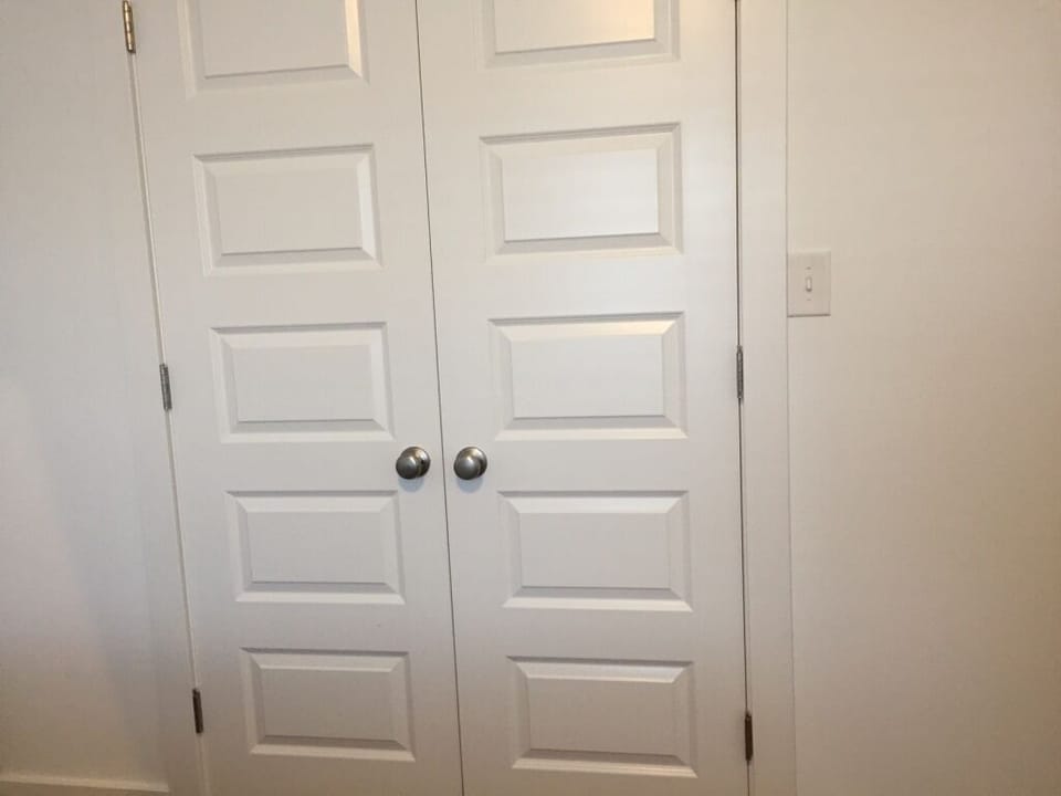 closet queen bedroom