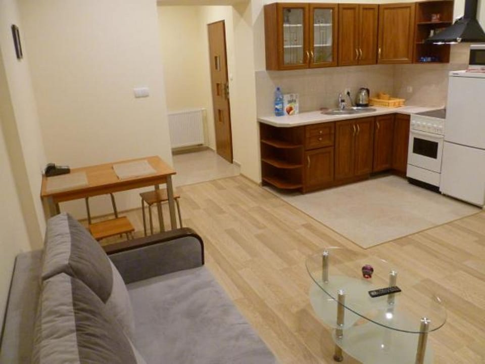 Apartment (4) | Living area | Flat-screen TV
