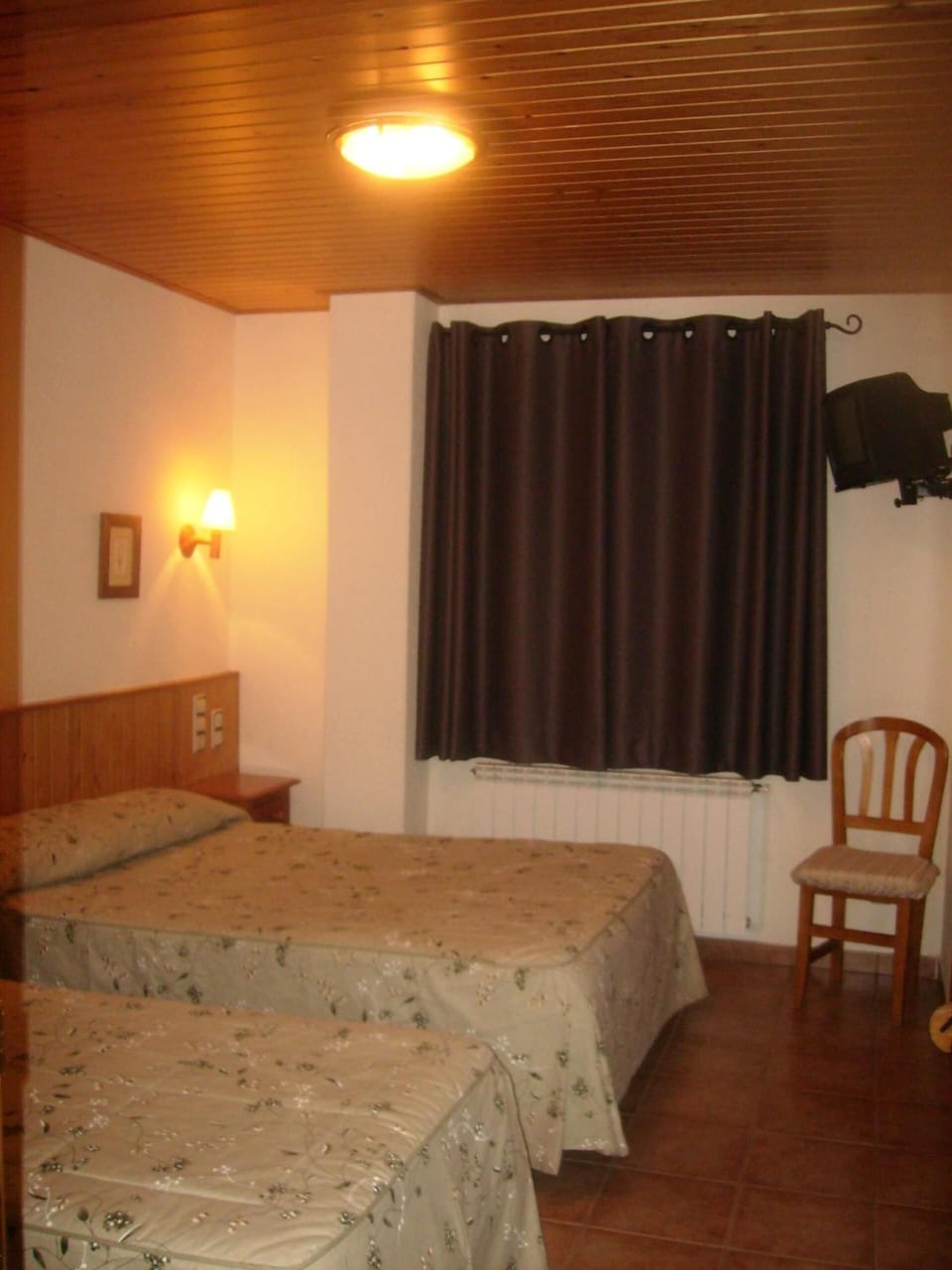Free WiFi, bed sheets