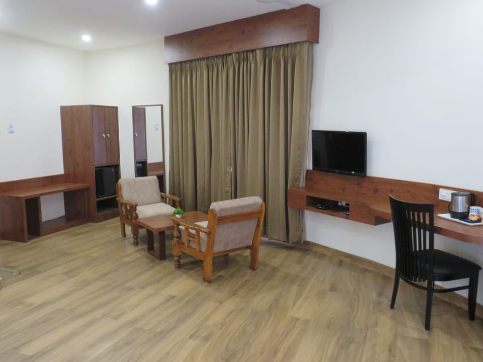 Superior Double Room | Desk, rollaway beds, free WiFi, bed sheets