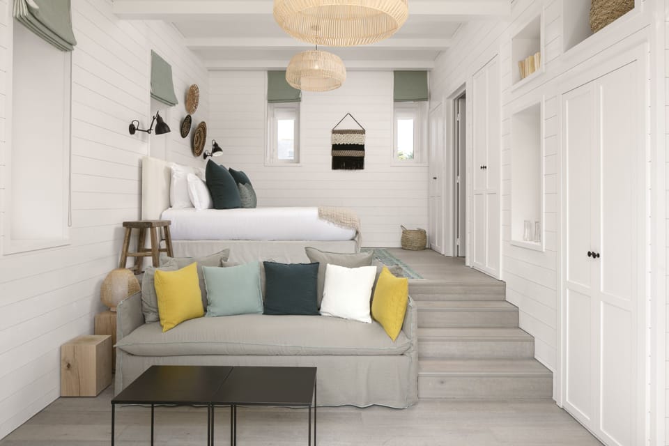 Superior Double or Twin Room, Partial Sea View (Poternes) | Living area | Flat-screen TV