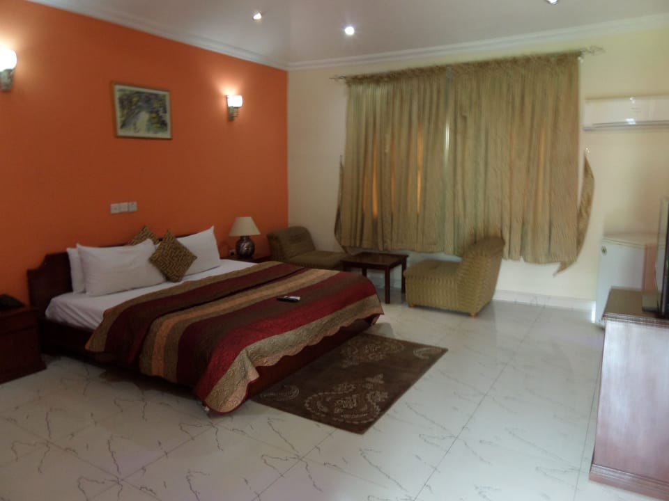 Deluxe Room (Crown) | Minibar, desk, laptop workspace, free WiFi
