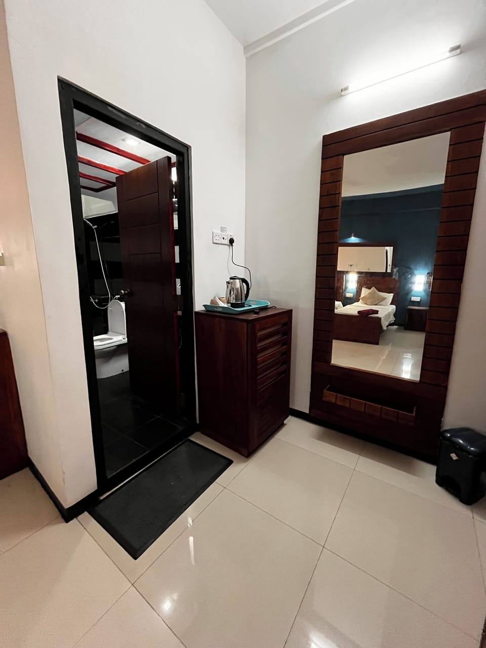 Deluxe Triple Room | Desk, blackout drapes, iron/ironing board, WiFi (free)