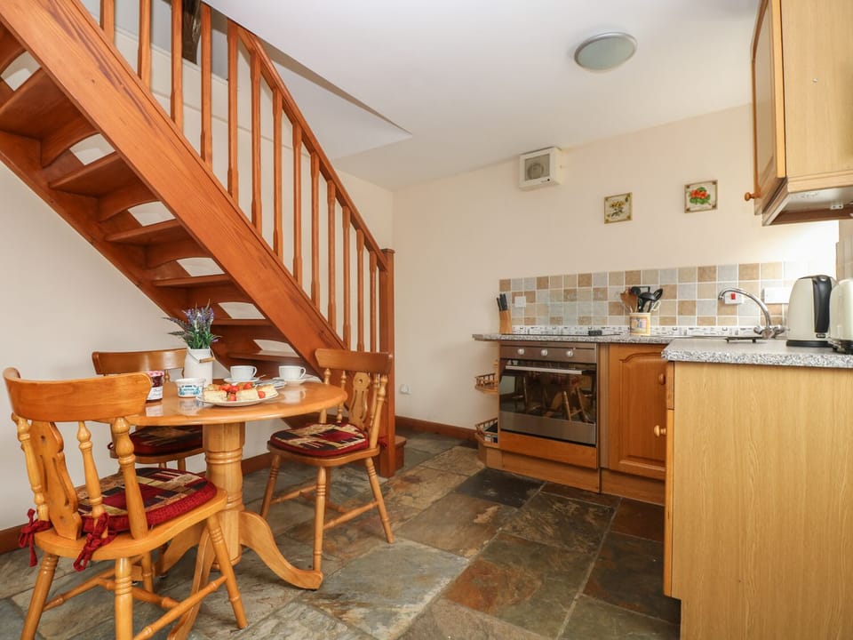 Cottage | Private kitchen | Fridge, highchair, cookware/dishes/utensils