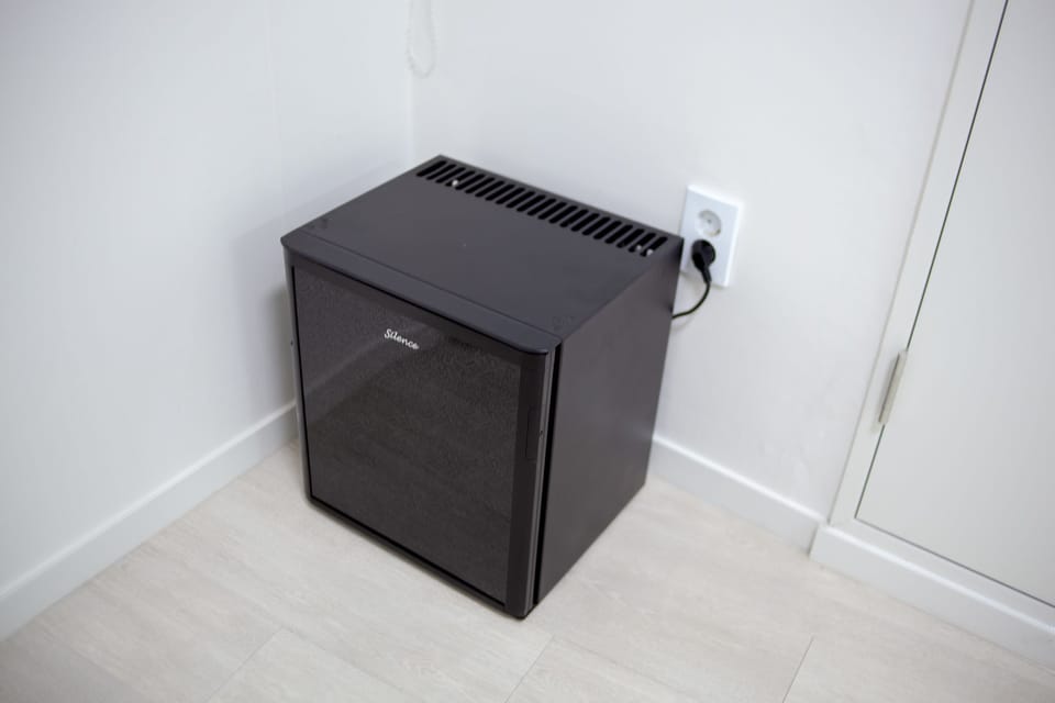 Mini-refrigerator