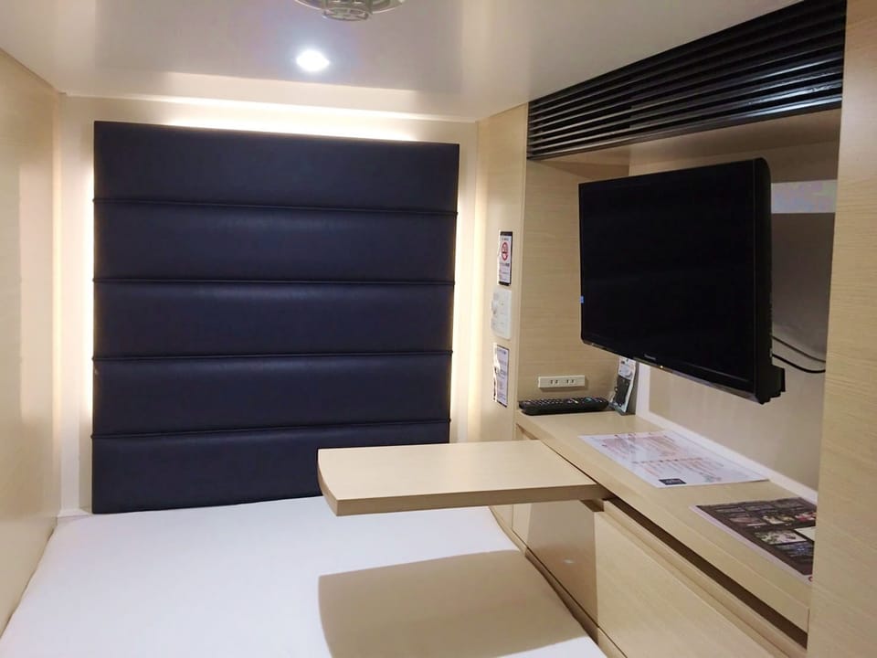 Standard Type - Men only  | Premium bedding, free WiFi, bed sheets, wheelchair access